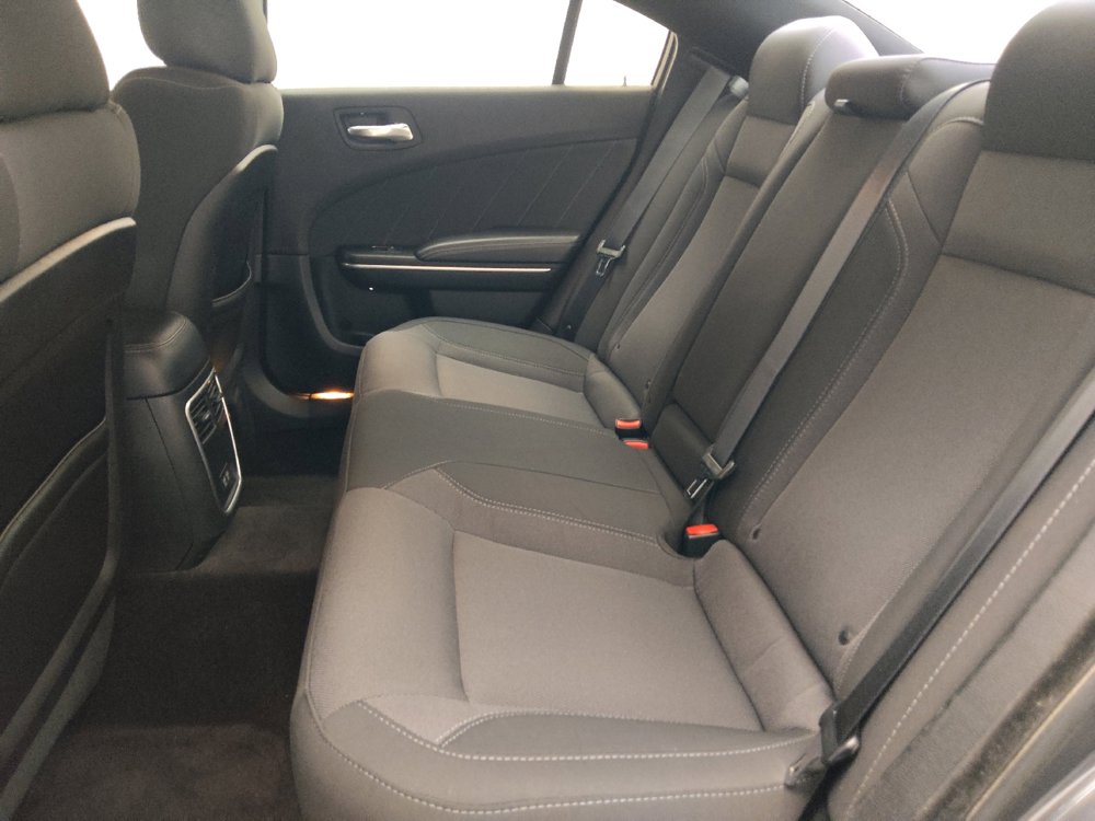 Used 2019 Dodge Charger SXT RWD image 18