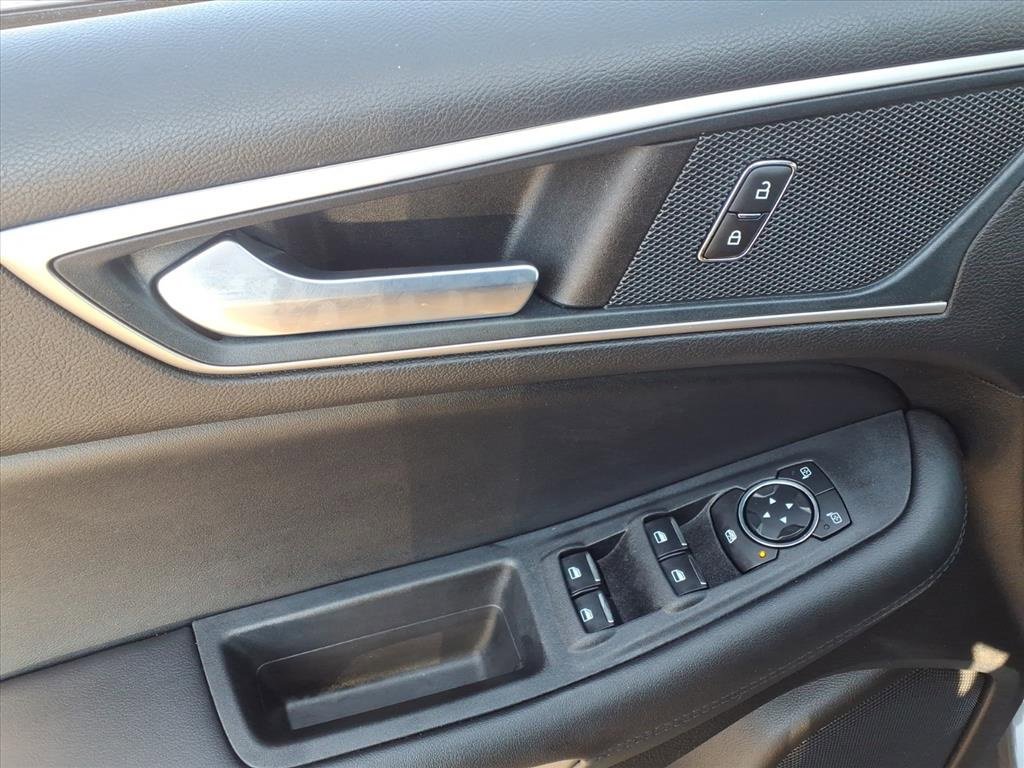 Used 2024 Ford Edge SEL image 16