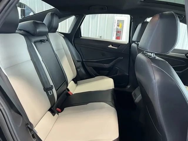 Used 2020 Volkswagen Jetta R-Line w/ R-Line Cold Weather Package FWD image 23