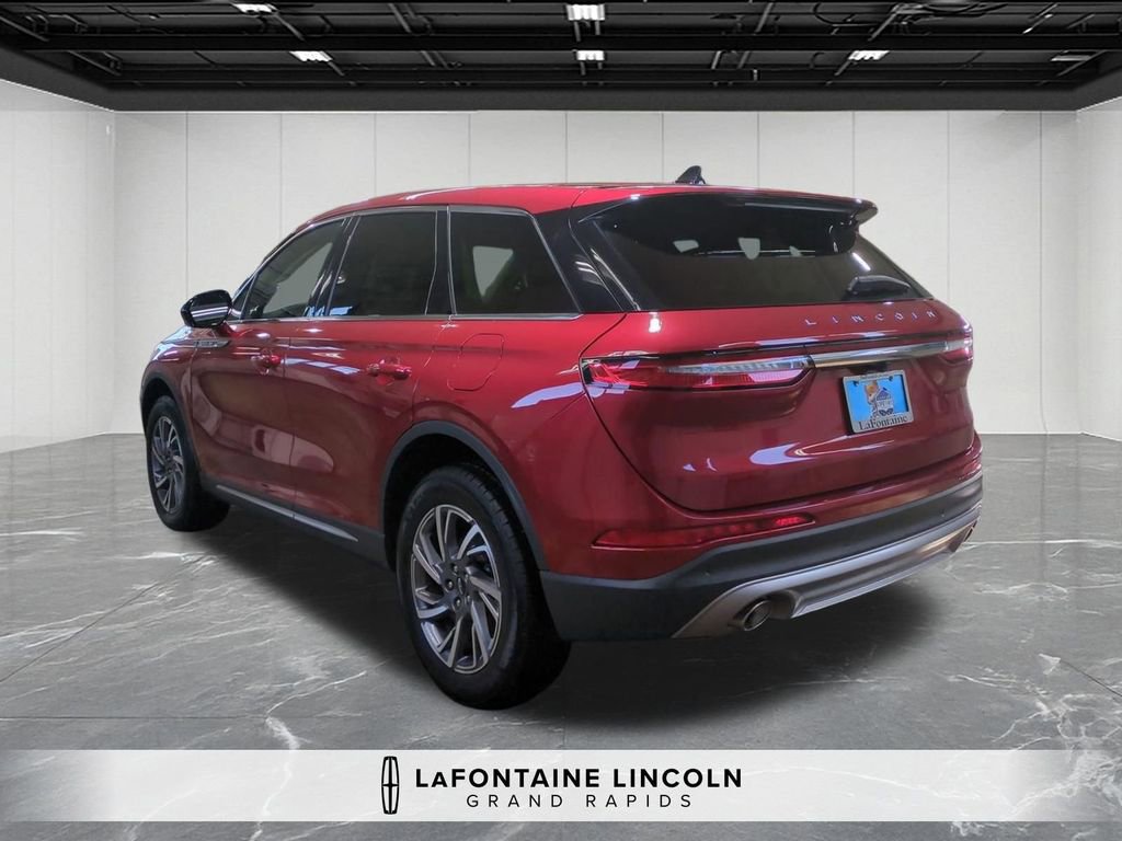 Certified 2023 Lincoln Corsair FWD w/ Towing Package image 3