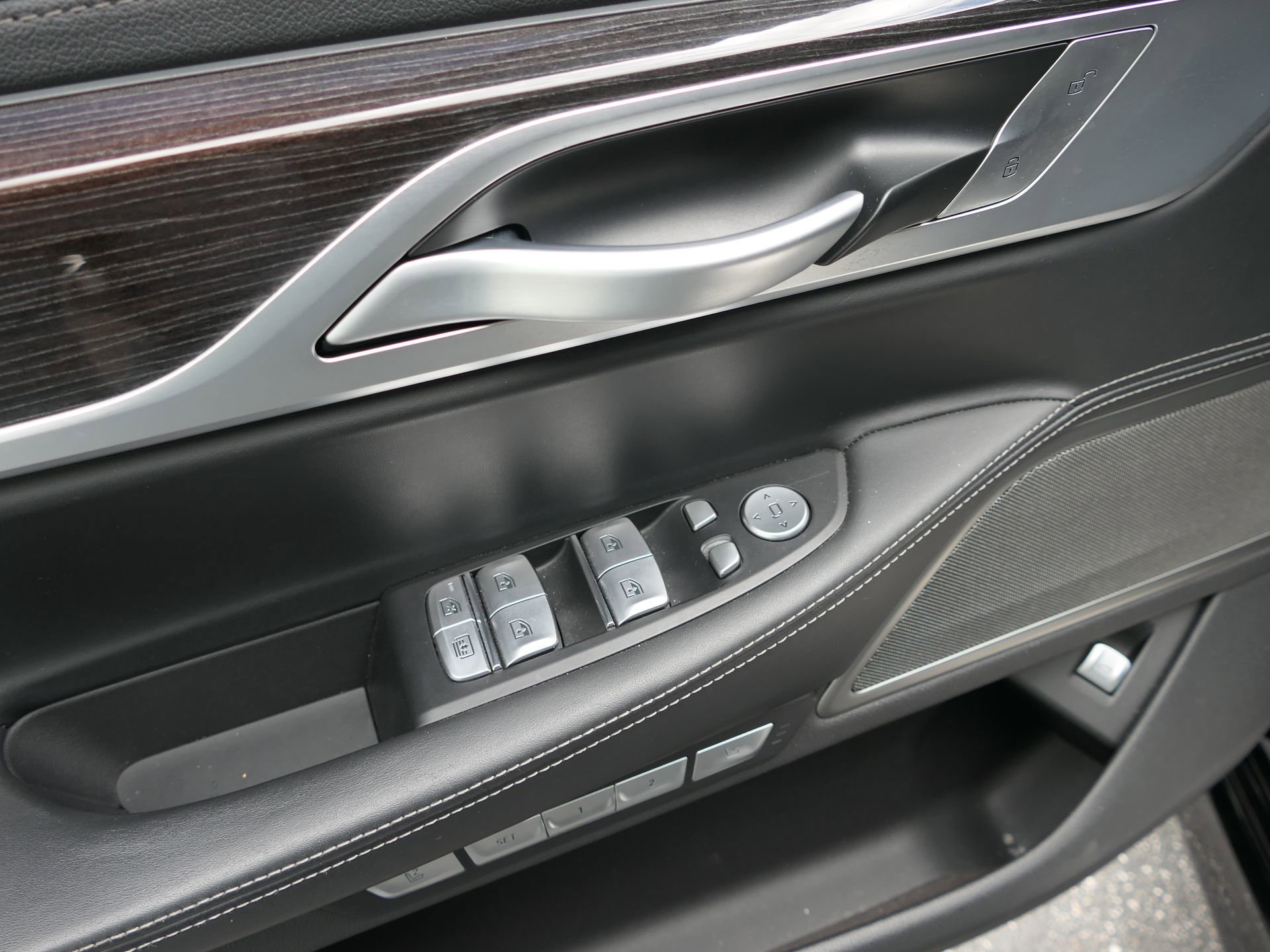 Used 2019 BMW 740i w/ M Sport Package RWD image 14
