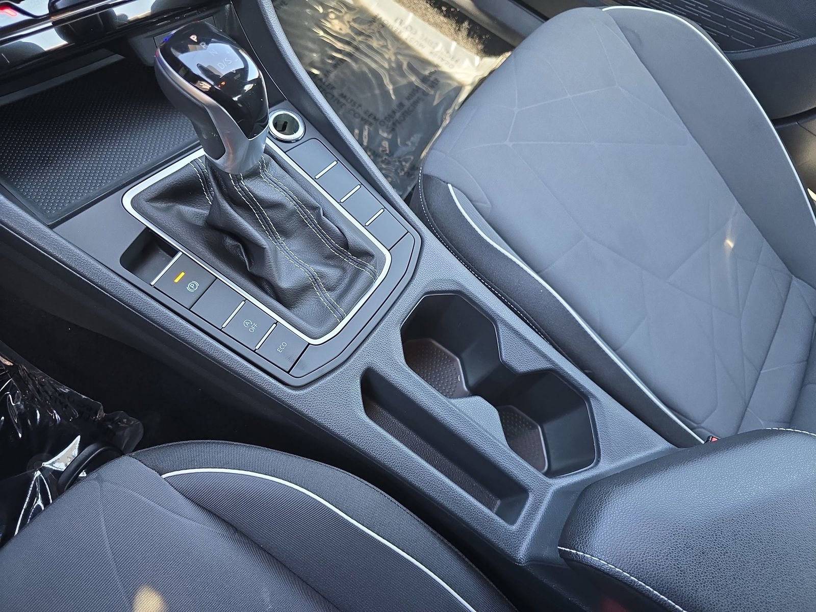 Used 2025 Volkswagen Jetta Sport FWD image 29