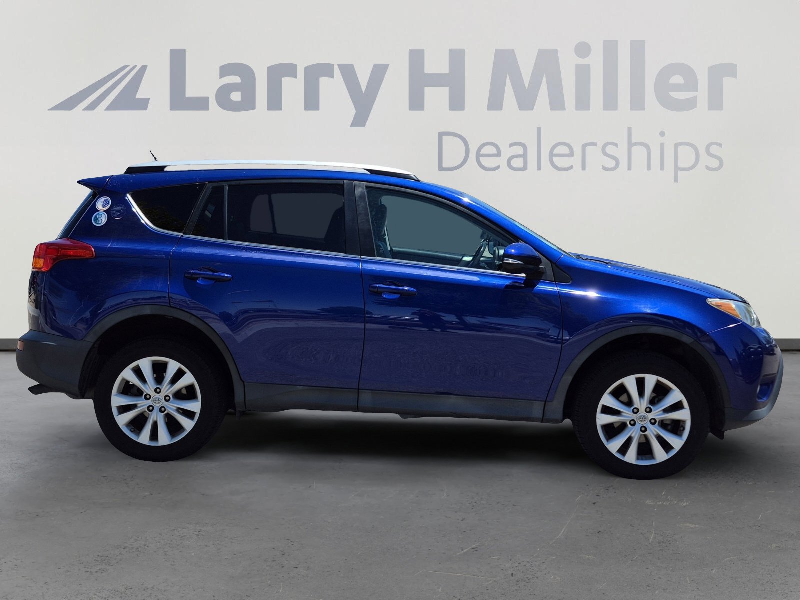 Used 2014 Toyota RAV4 Limited w/ Technology Package FWD image 6