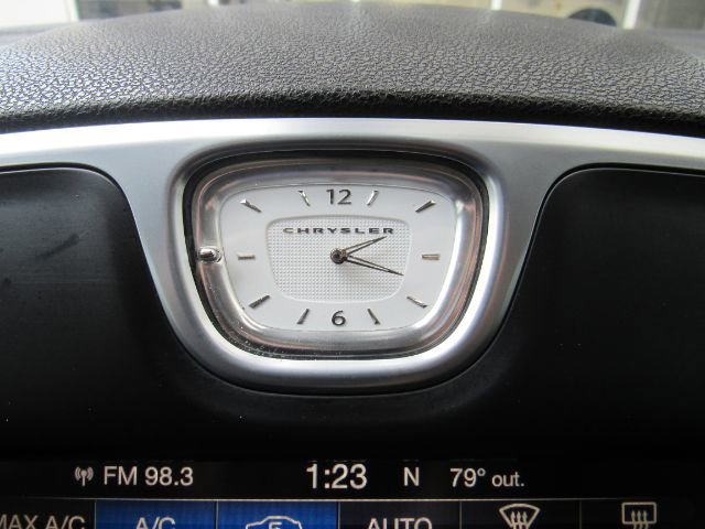 Used 2015 Chrysler 300 Limited image 51