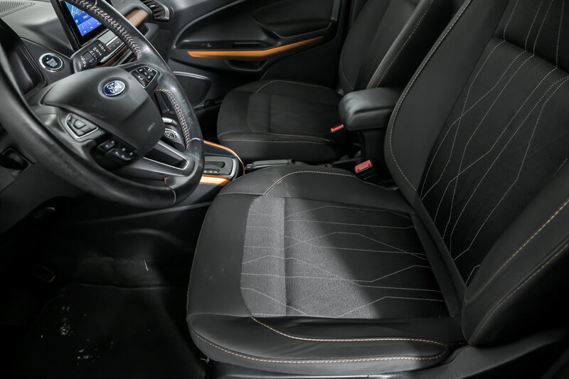 Used 2021 Ford EcoSport SE w/ SE Convenience Package image 16