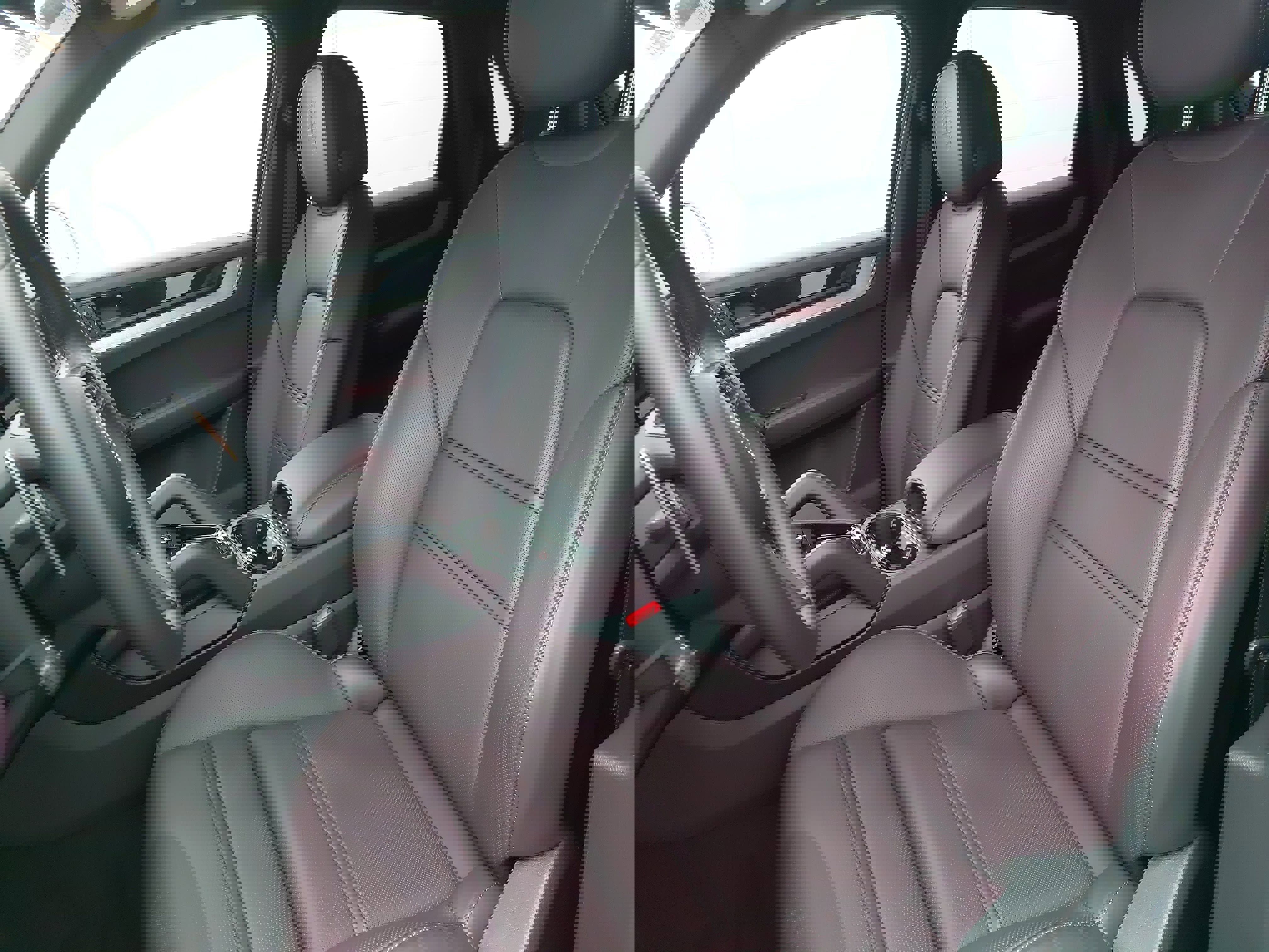 Certified 2025 Porsche Cayenne image 5