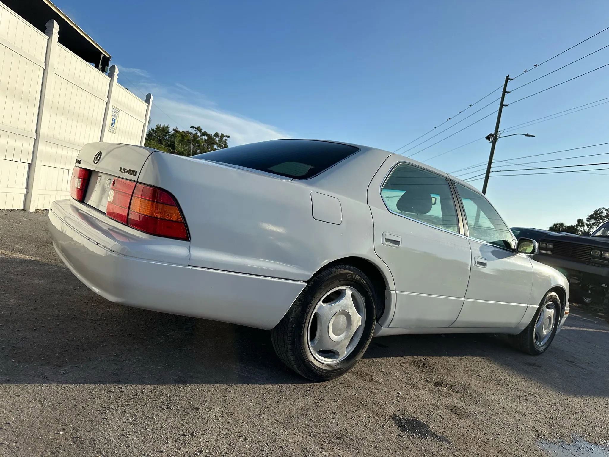 Used 1998 Lexus LS 400 image 3