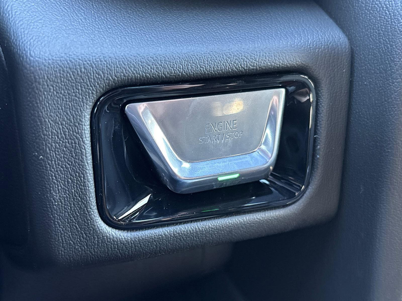 New 2026 GMC Yukon Denali w/ Denali Reserve Package image 14