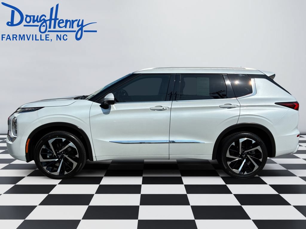 Used 2022 Mitsubishi Outlander SEL FWD image 2
