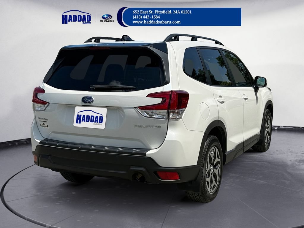 Certified 2024 Subaru Forester Premium AWD/4WD image 5