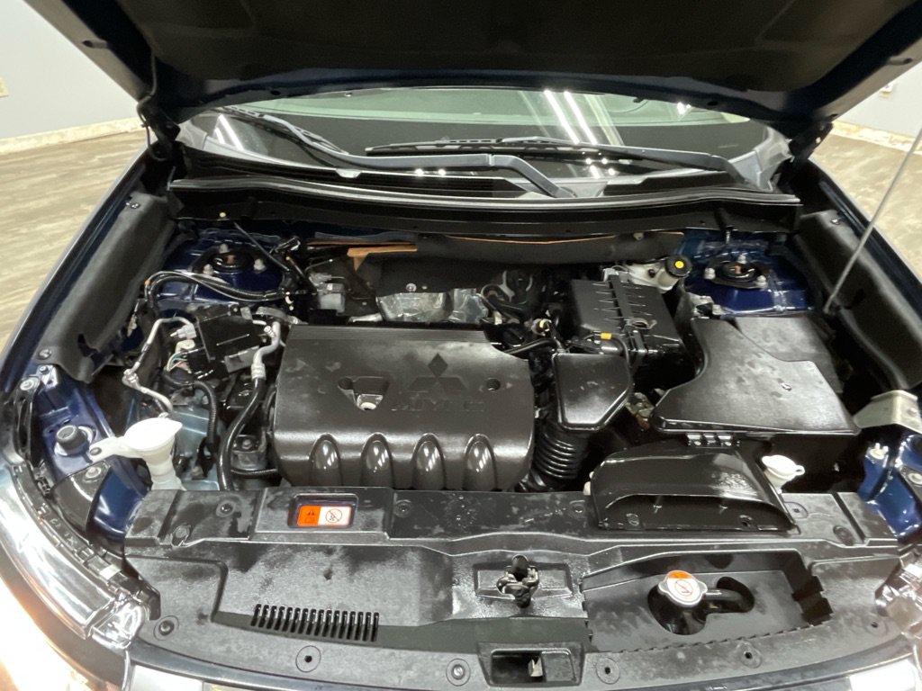 Used 2020 Mitsubishi Outlander ES FWD image 25