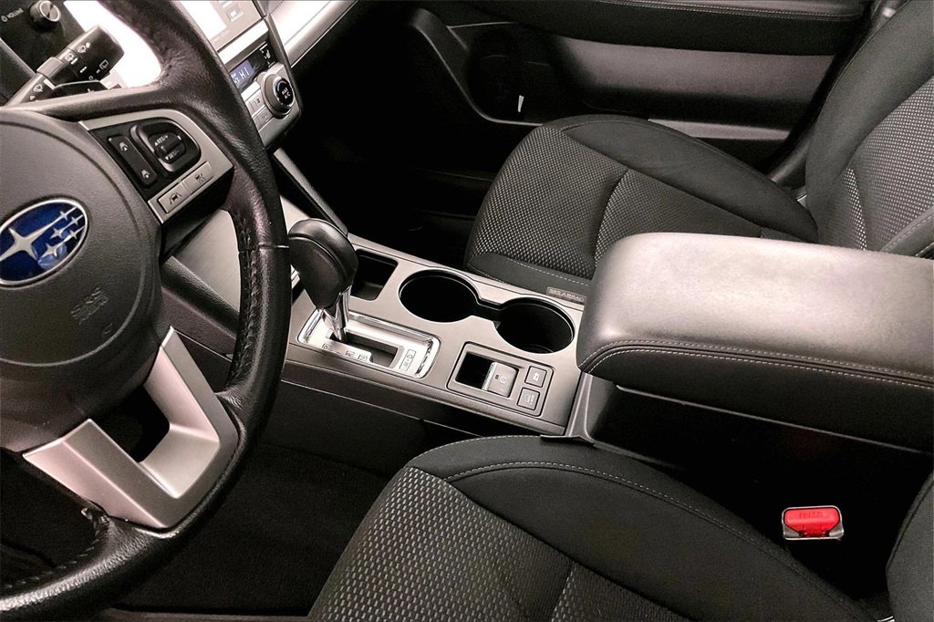 Used 2017 Subaru Outback 2.5i Premium image 16