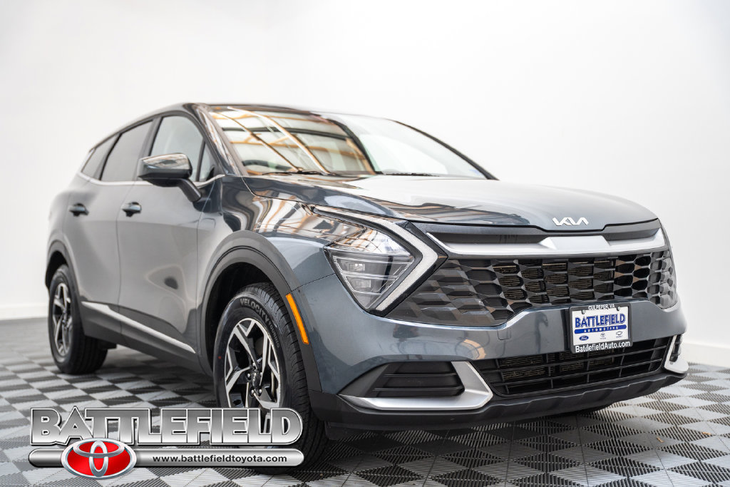 Used 2025 Kia Sportage LX AWD/4WD image 1