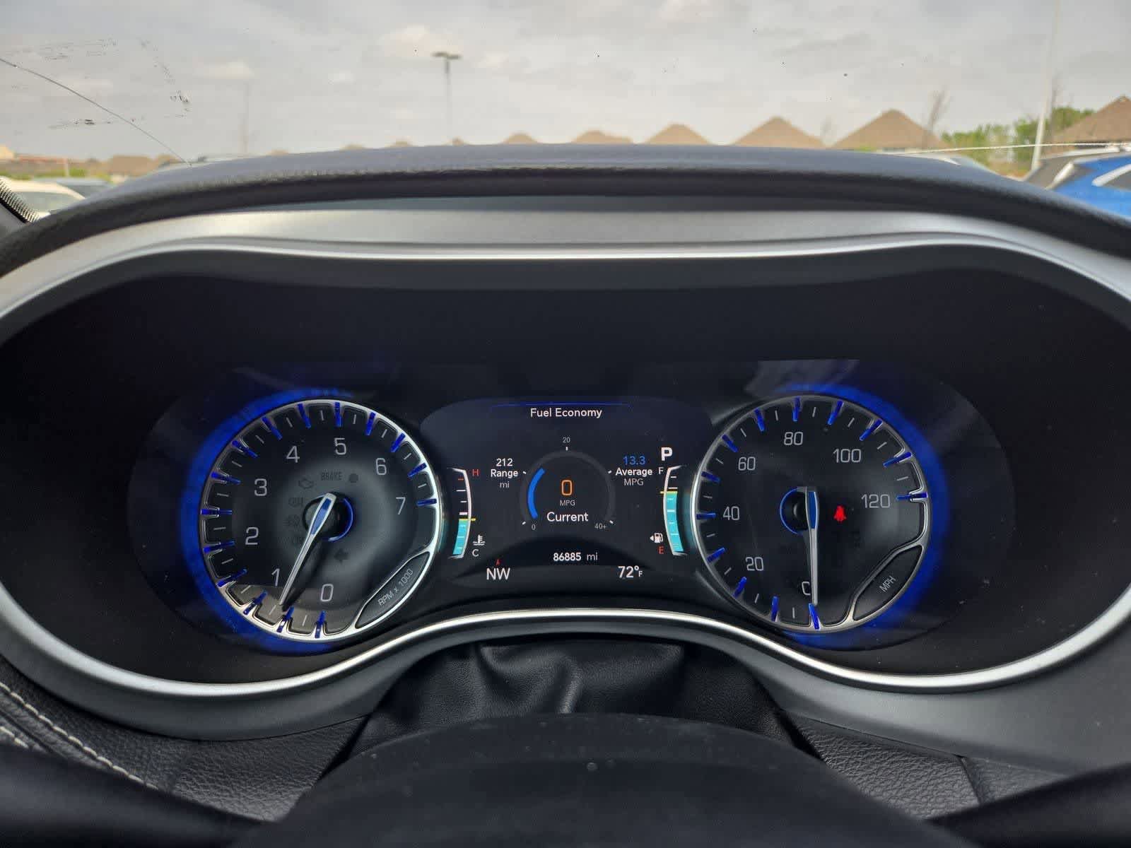 Used 2021 Chrysler Pacifica Touring w/ S Appearance Package image 29