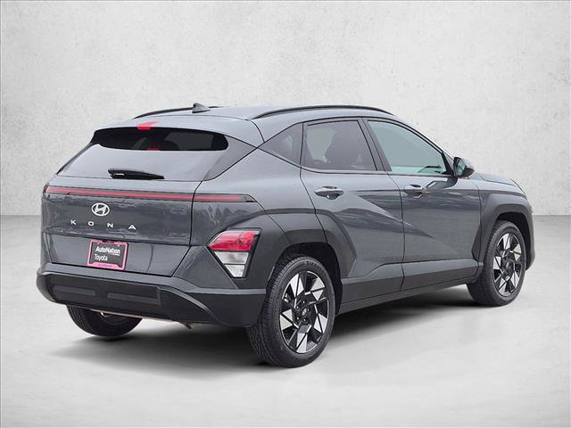 Used 2025 Hyundai Kona SEL FWD image 5