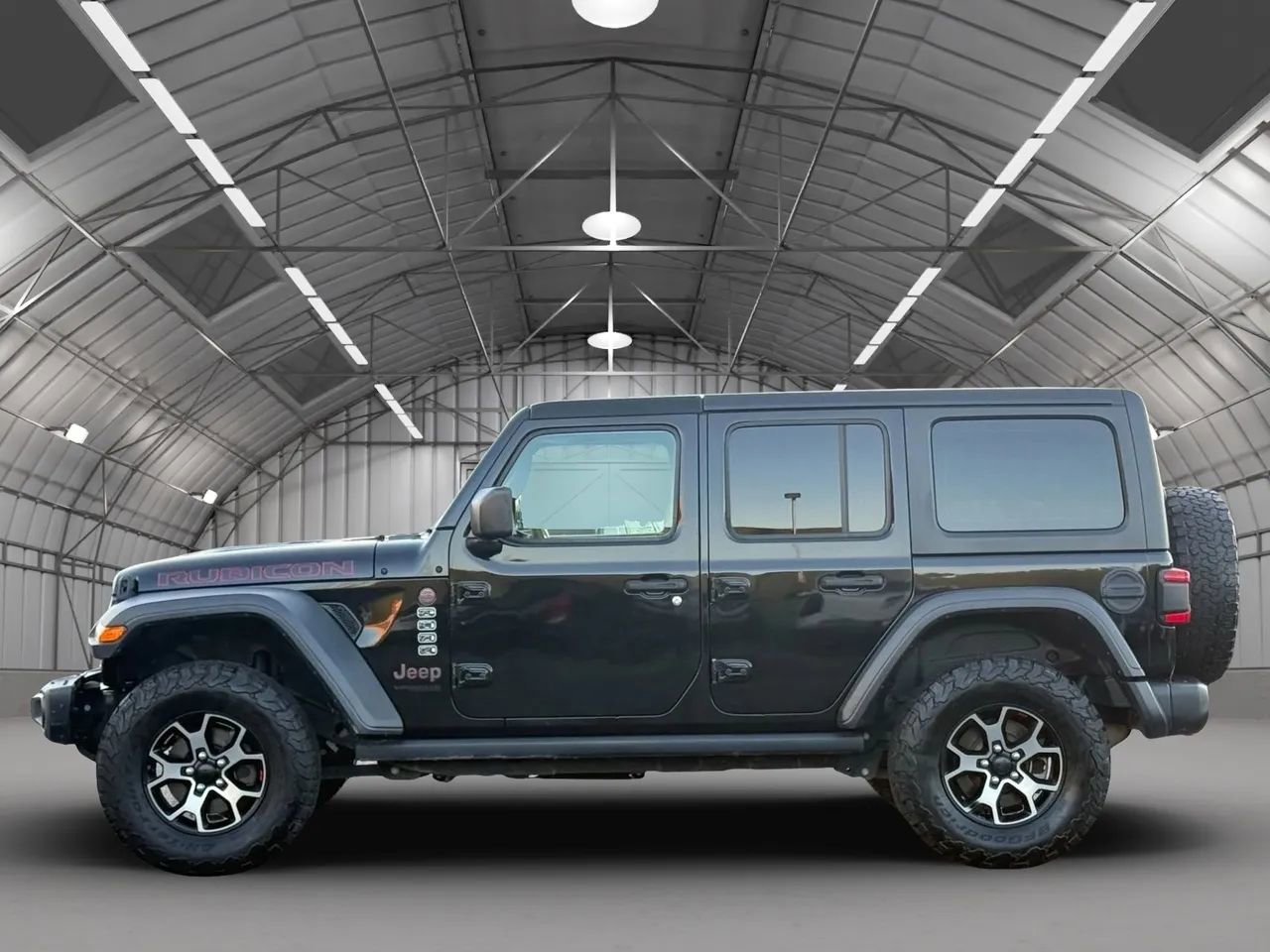 Used 2018 Jeep Wrangler Unlimited Rubicon w/ Steel Bumper Group image 4