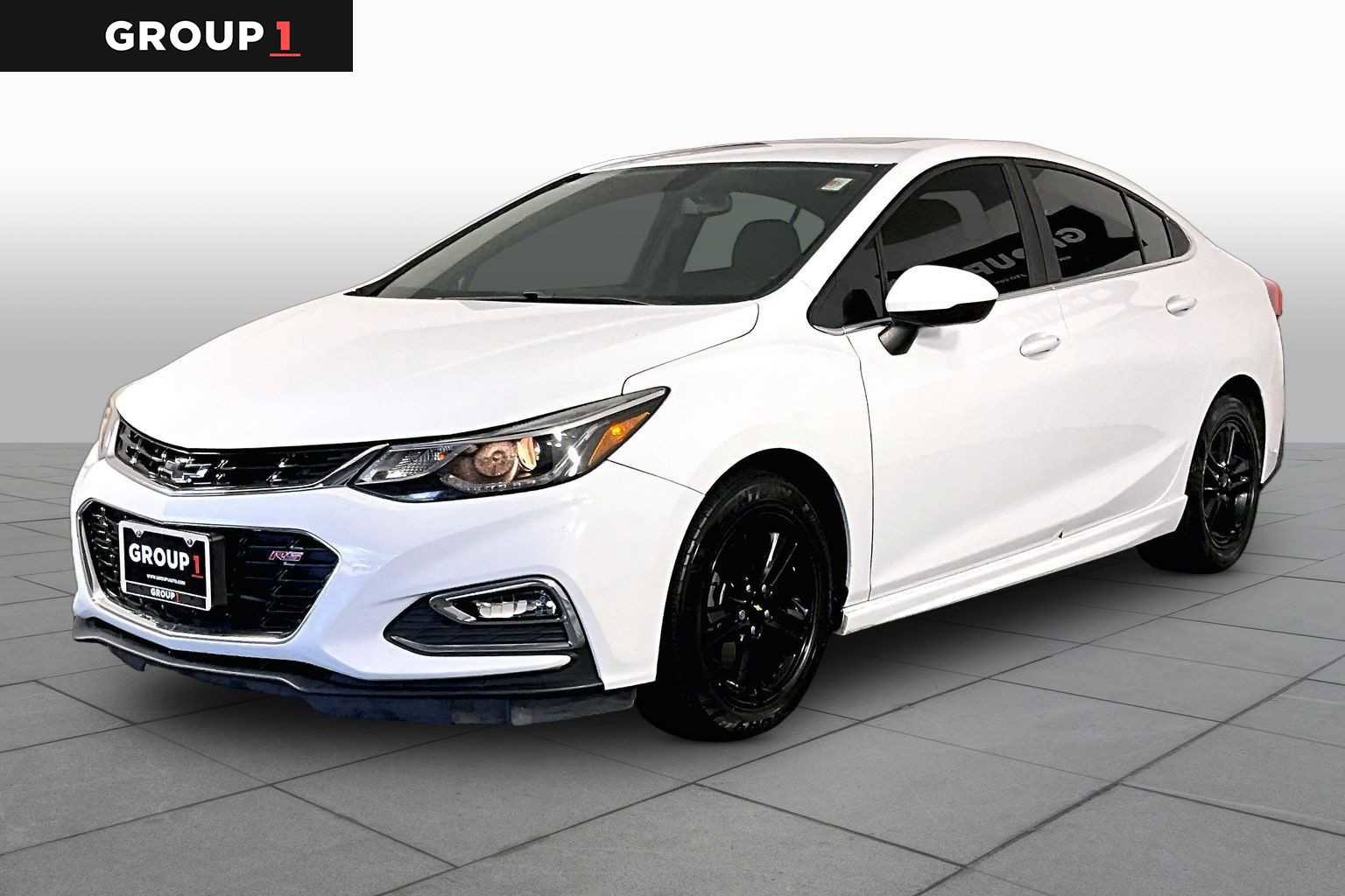 Used 2018 Chevrolet Cruze LT w/ Sun And Sound Package FWD image 1