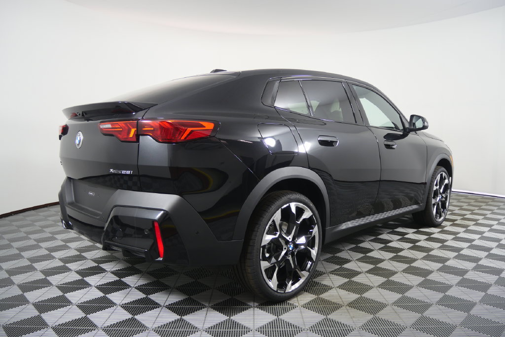 Certified 2026 BMW X2 xDrive28i w/ Technology Package AWD/4WD image 5