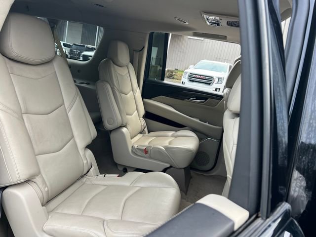 Used 2019 Cadillac Escalade ESV Luxury image 33