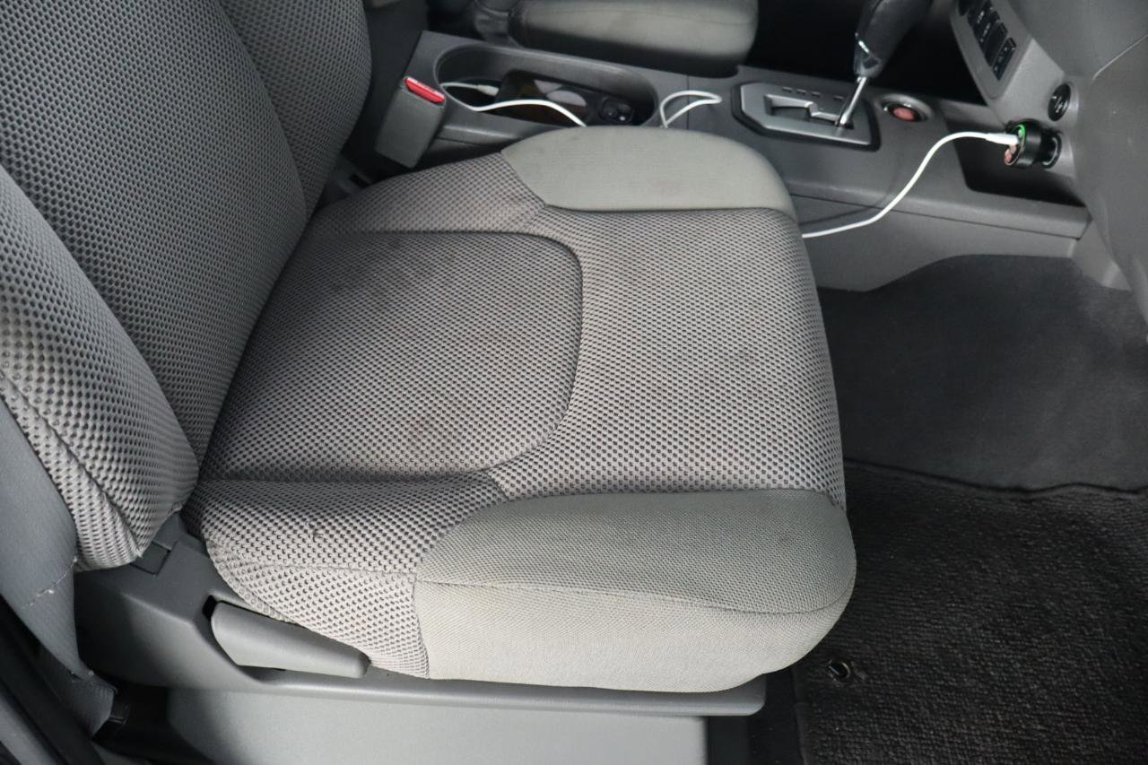 Used 2020 Nissan Frontier SV w/ Midnight Edition Floor Mats RWD image 37