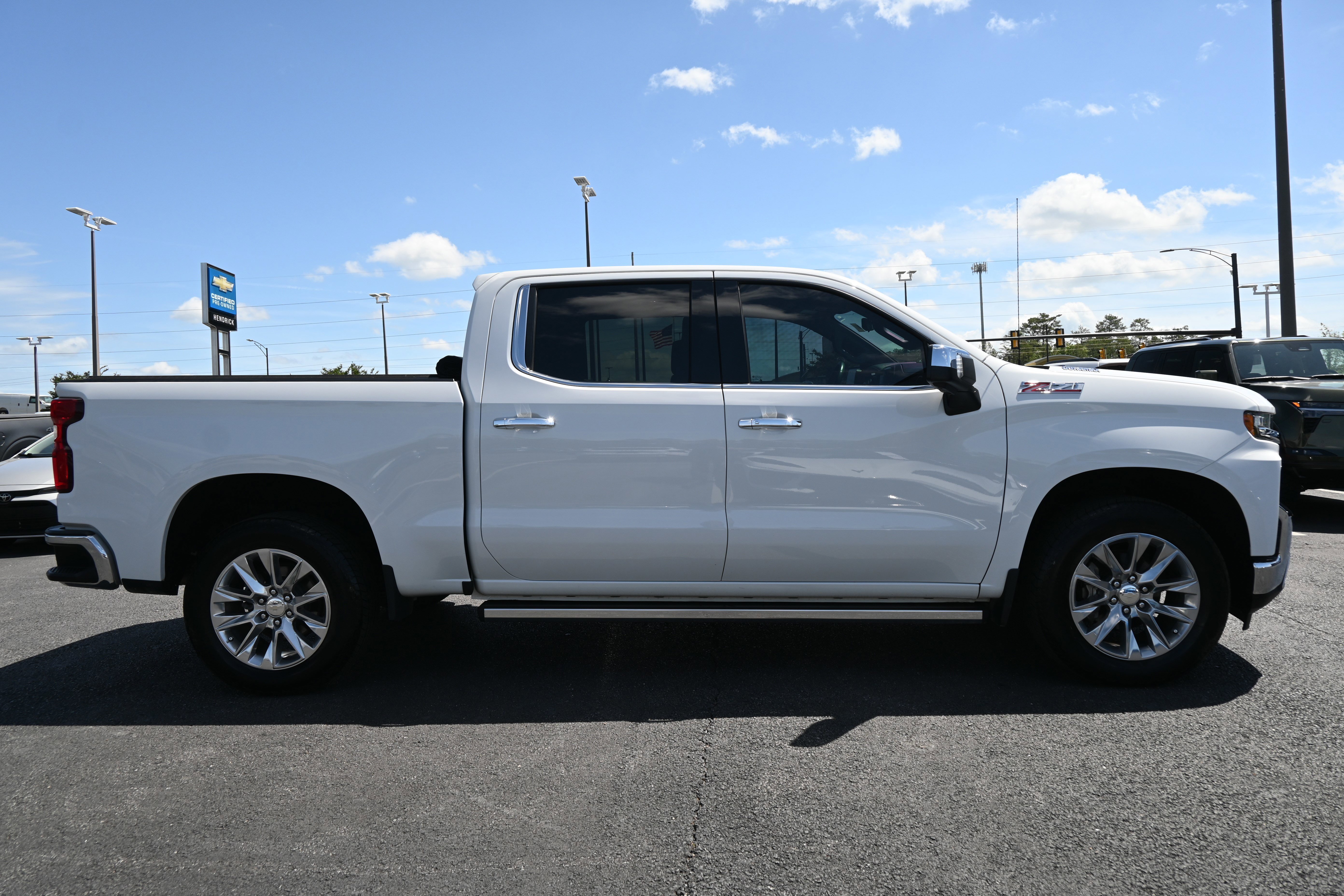 Used 2022 Chevrolet Silverado 1500 LTZ w/ LTZ Premium Package AWD/4WD image 11