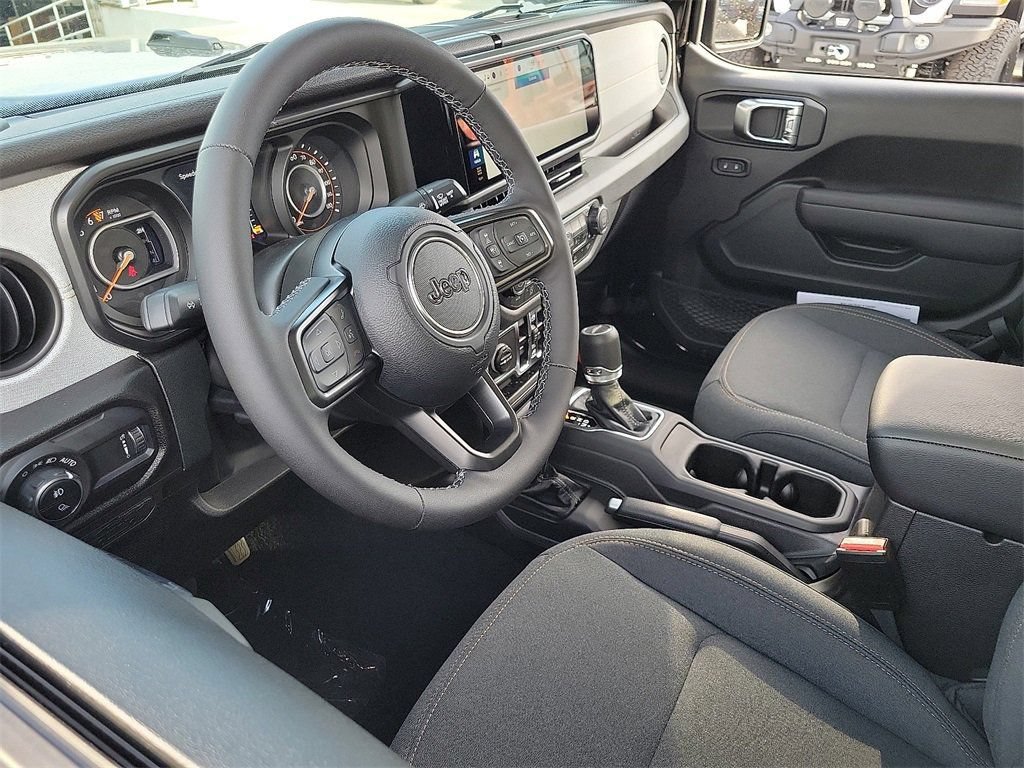 New 2025 Jeep Gladiator Sport AWD/4WD image 3