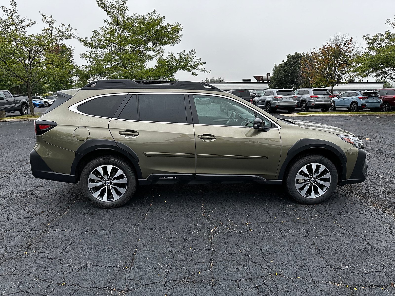 Certified 2024 Subaru Outback Limited AWD/4WD image 2