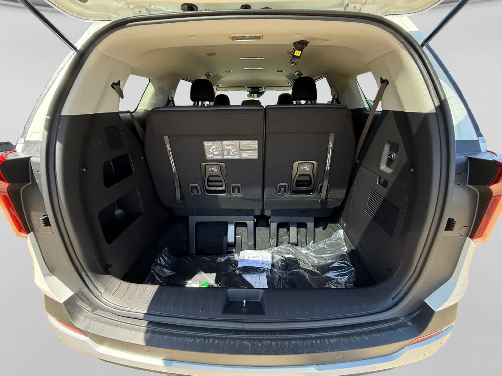 New 2026 Kia Carnival LXS FWD image 22