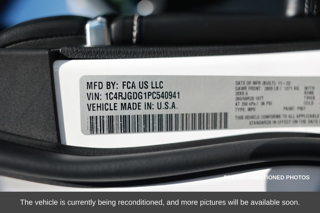 Used 2023 Jeep Grand Cherokee Overland w/ Rear Seat Video Group I image 38