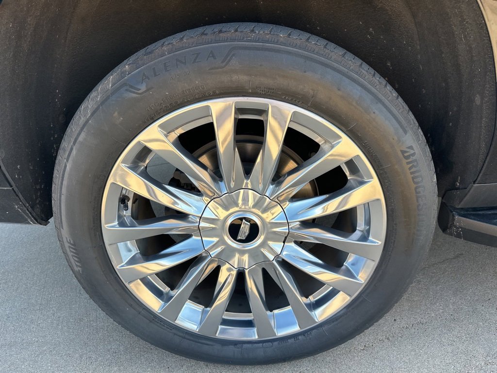 Used 2023 Cadillac Escalade ESV Premium Luxury image 11