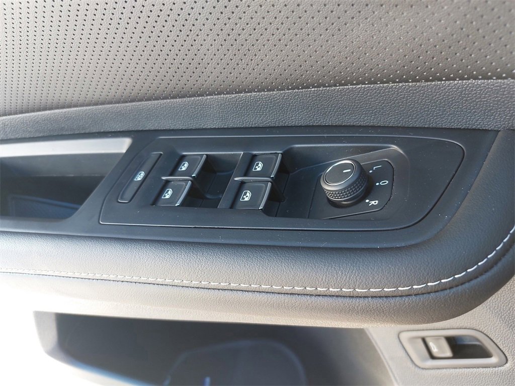 New 2025 Volkswagen Atlas Cross Sport SE image 19