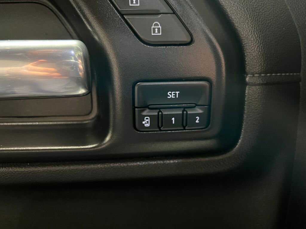 Used 2022 Chevrolet Silverado 2500 LTZ w/ LTZ Plus Package image 9