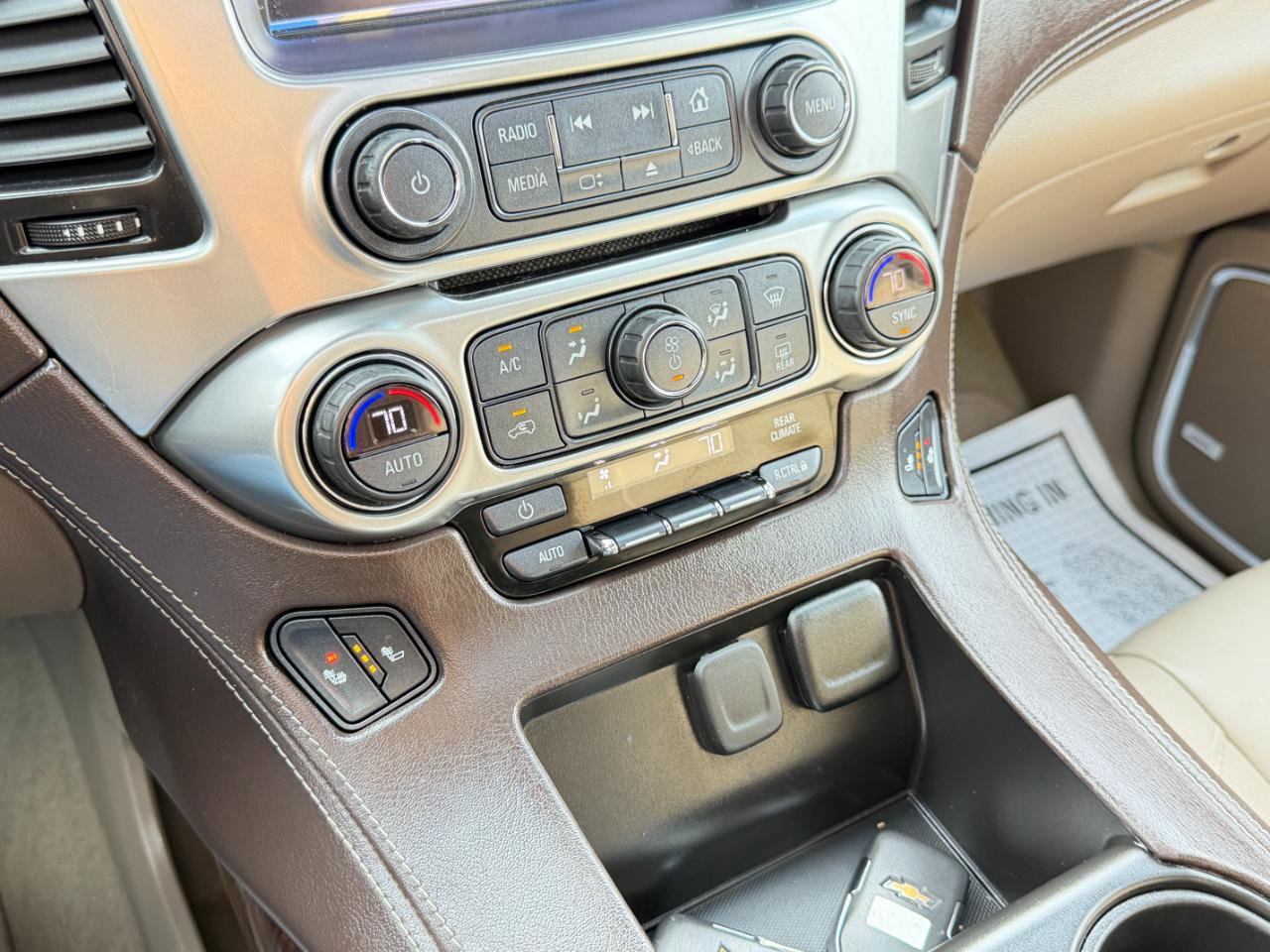 Used 2018 Chevrolet Suburban LT image 26