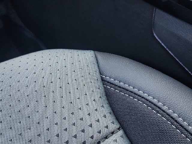 New 2026 Chevrolet Trax LT w/ Sunroof Package FWD image 31