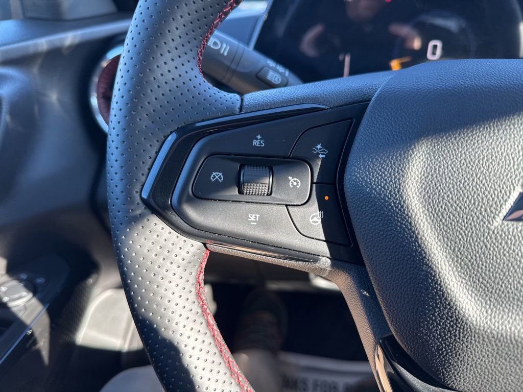 Used 2025 Chevrolet Trax RS w/ Driver Confidence Package image 22