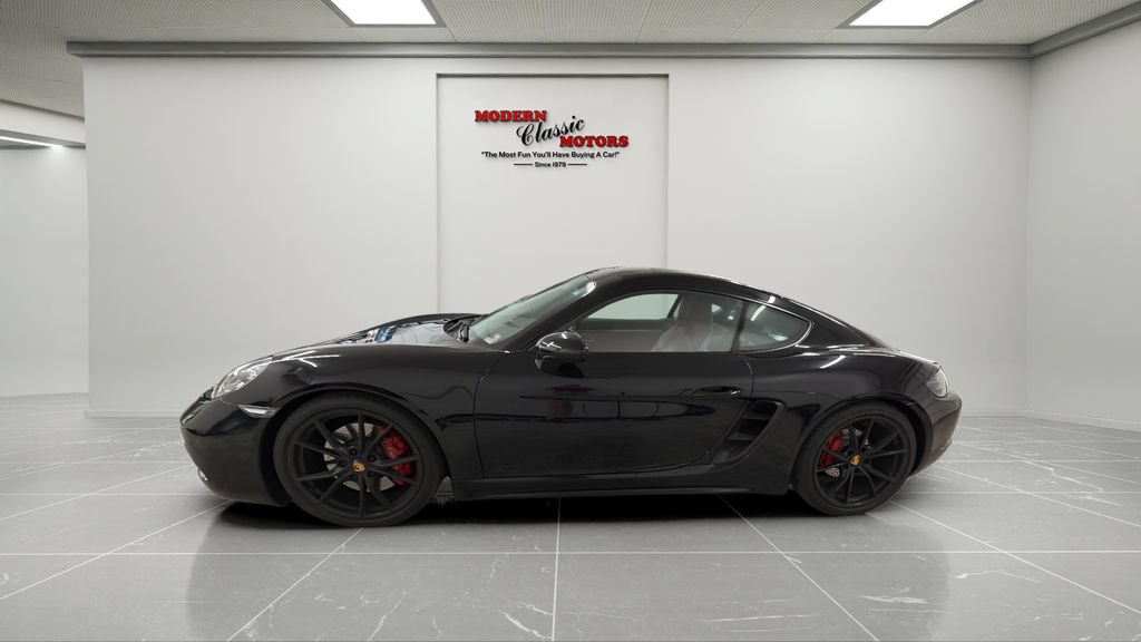Used 2018 Porsche 718 Cayman GTS RWD image 4