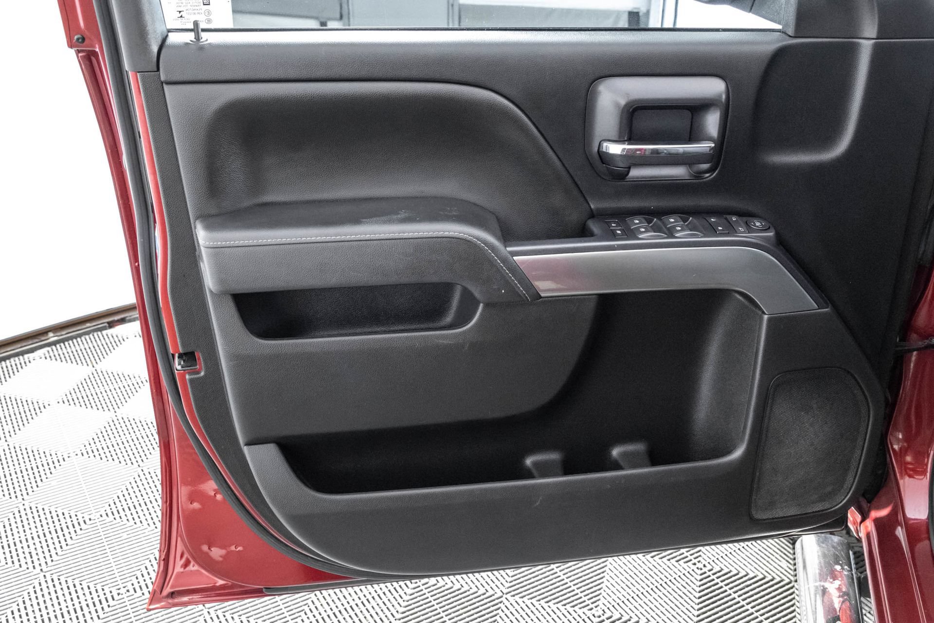 Used 2018 Chevrolet Silverado 1500 LT w/ All Star Edition AWD/4WD image 32