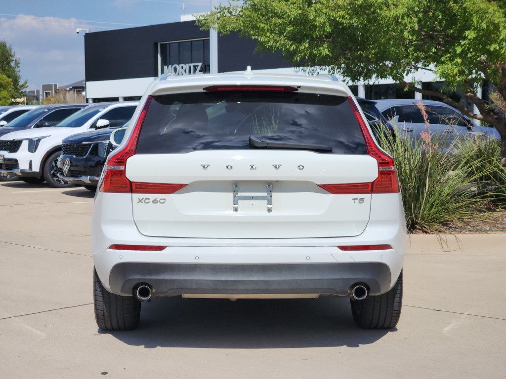 Used 2021 Volvo XC60 T5 Momentum w/ Premium Package FWD image 15
