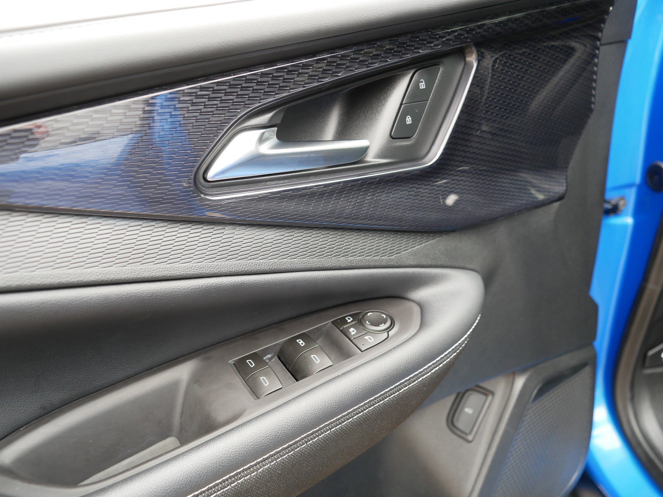 Used 2024 Chevrolet Blazer EV LT image 19