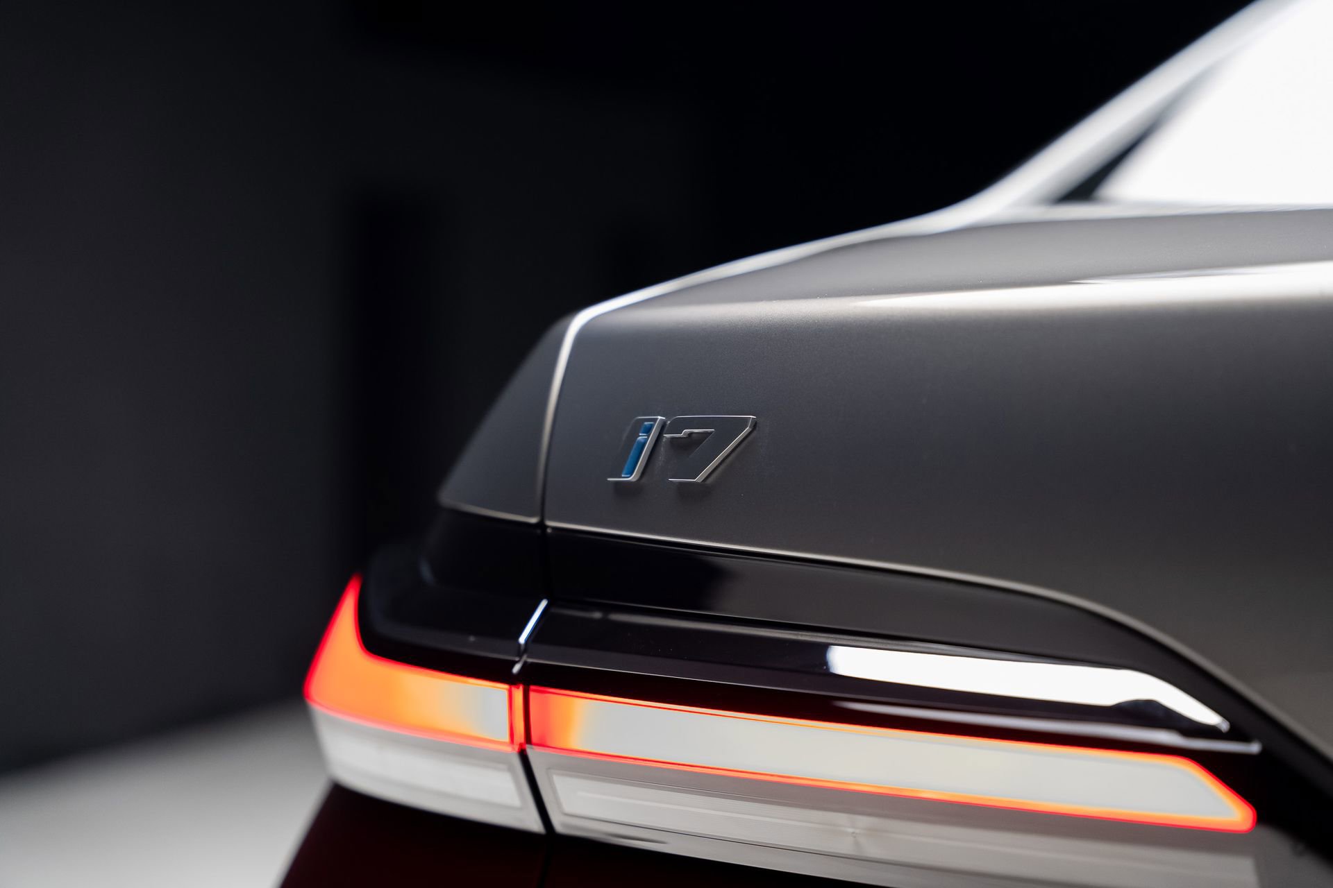Used 2023 BMW i7 xDrive60 w/ Executive Package 2 image 32
