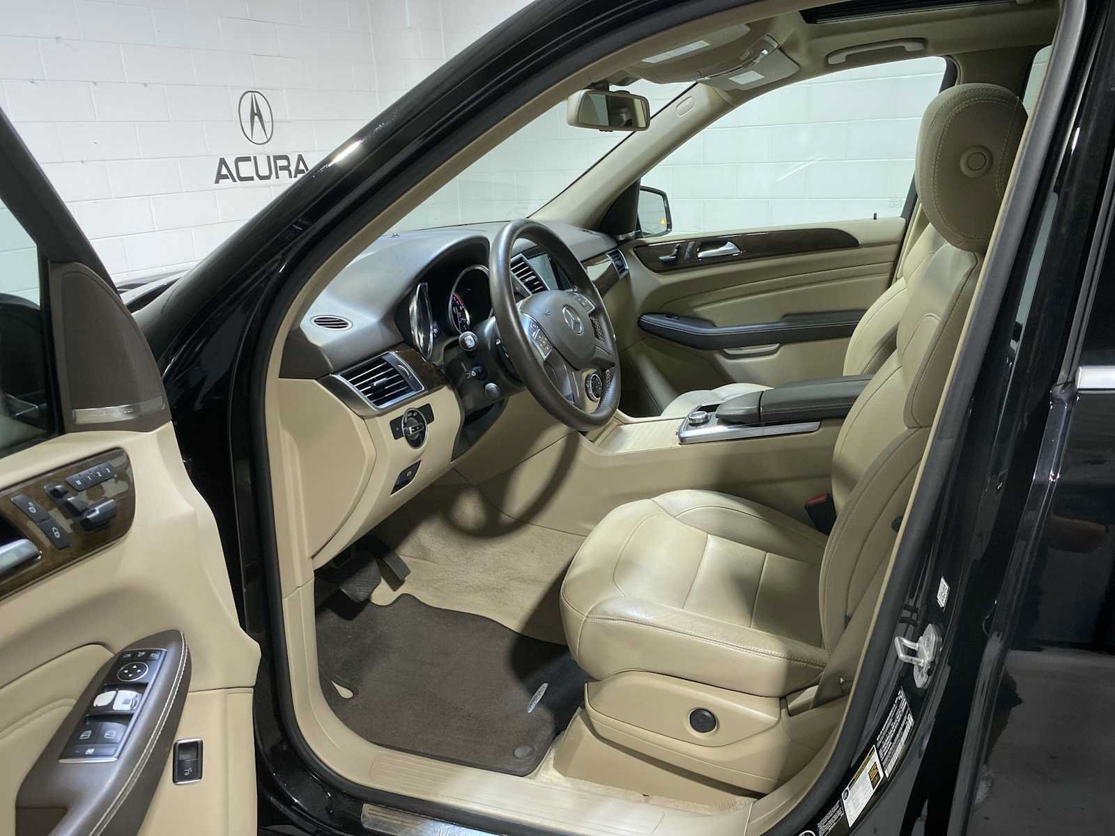 Used 2015 Mercedes-Benz ML 350 4MATIC image 2