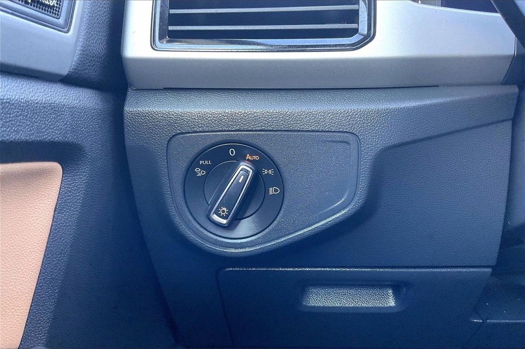 Used 2023 Volkswagen Atlas Cross Sport SEL Premium R-Line image 35