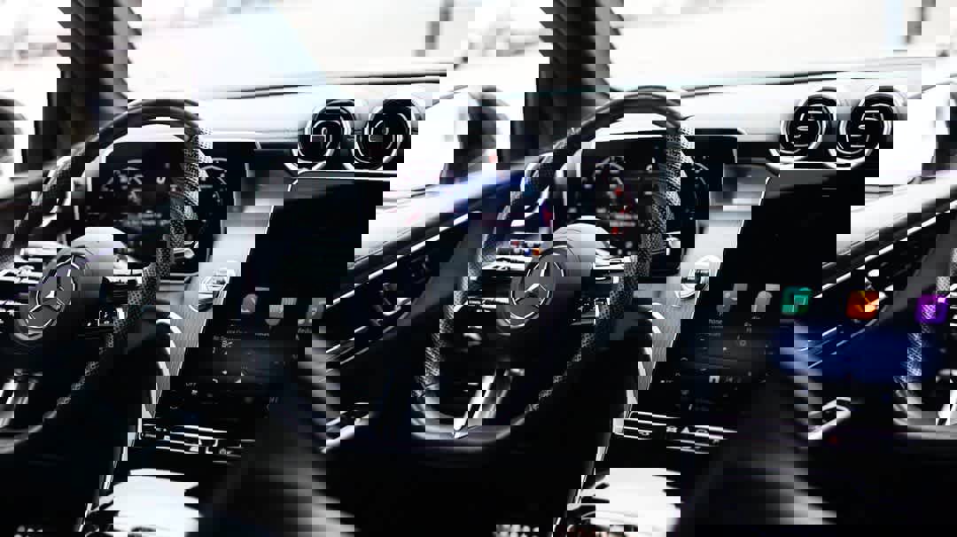 Certified 2025 Mercedes-Benz GLC 300 4MATIC image 15