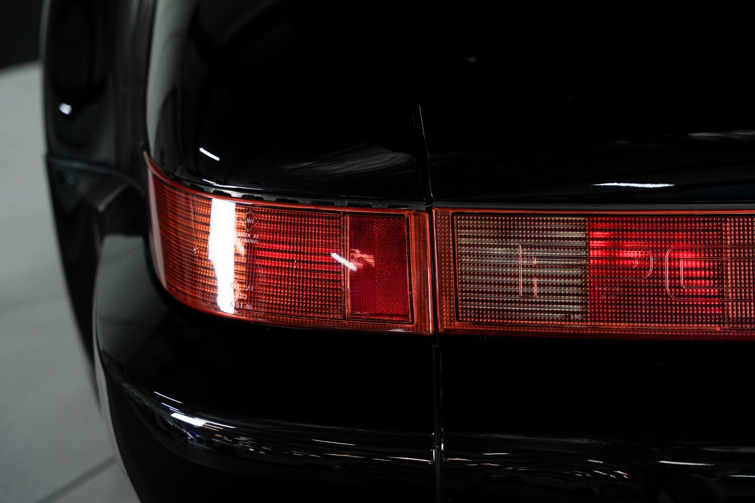 Used 1991 Porsche 911 Turbo image 21