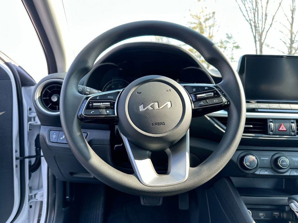 Used 2024 Kia Forte LXS w/ LXS Technology Package FWD image 34
