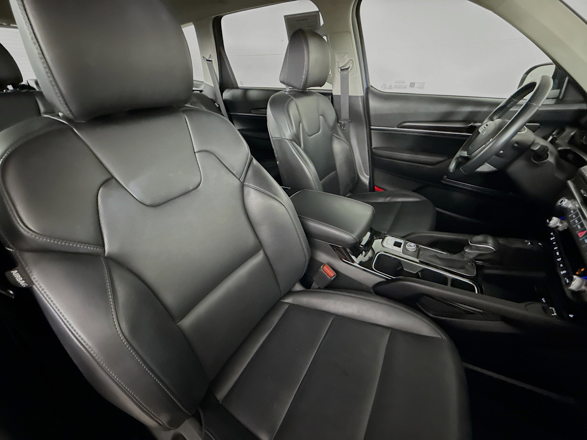 Used 2025 Kia Telluride S image 38