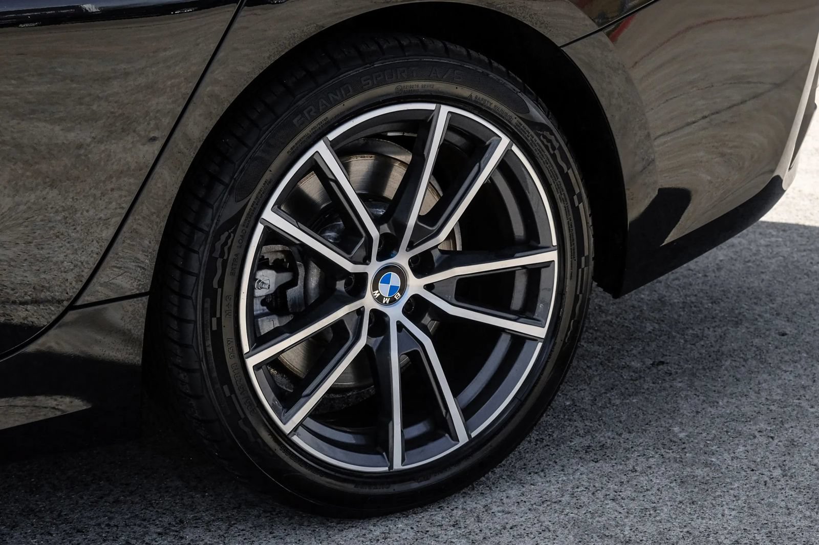 Used 2021 BMW 330i Sedan w/ Convenience Package RWD image 61