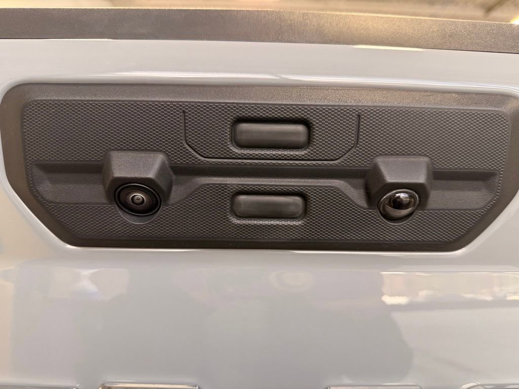 Used 2025 GMC Sierra 1500 AT4 w/ AT4 Premium Package AWD/4WD image 7