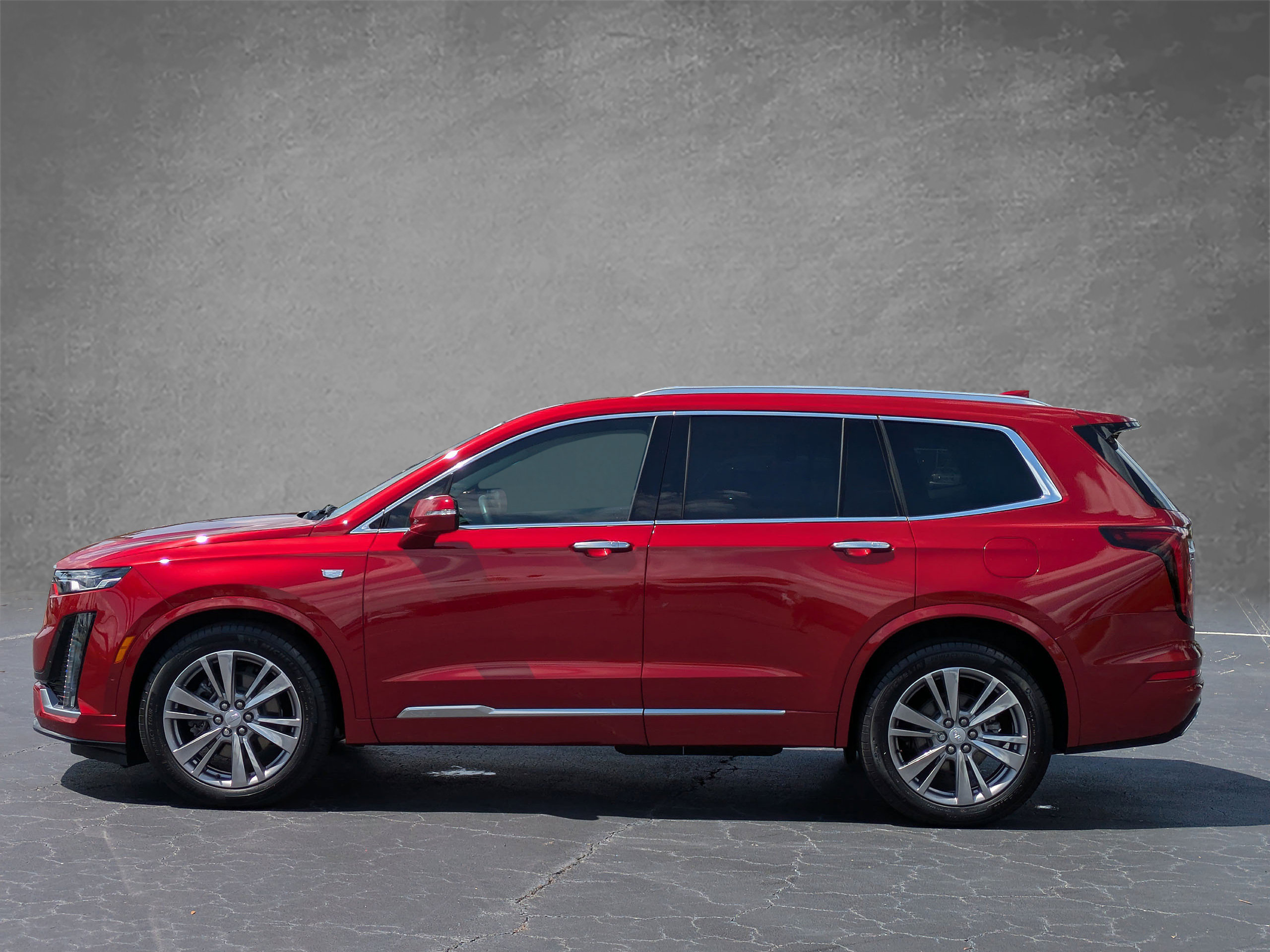 Certified 2024 Cadillac XT6 Premium Luxury w/ Technology Package FWD image 3