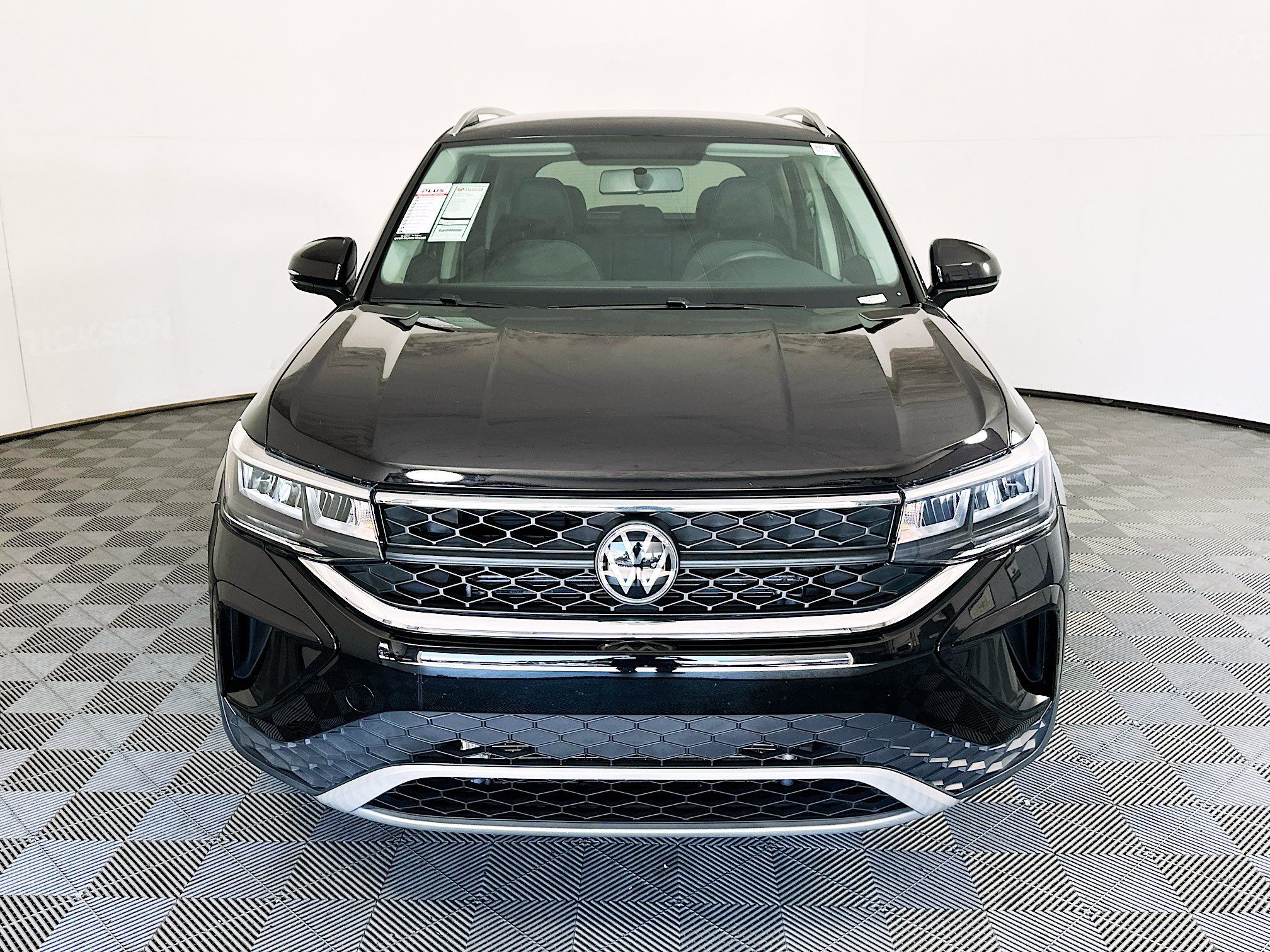 Used 2022 Volkswagen Taos SE FWD image 8